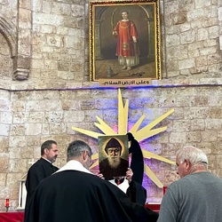البترون احتفلت برفع موزاييك للقديس شربل في روما 19-1-2024